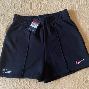 NWT Nike Womens Athletic Black Shorts - Size L